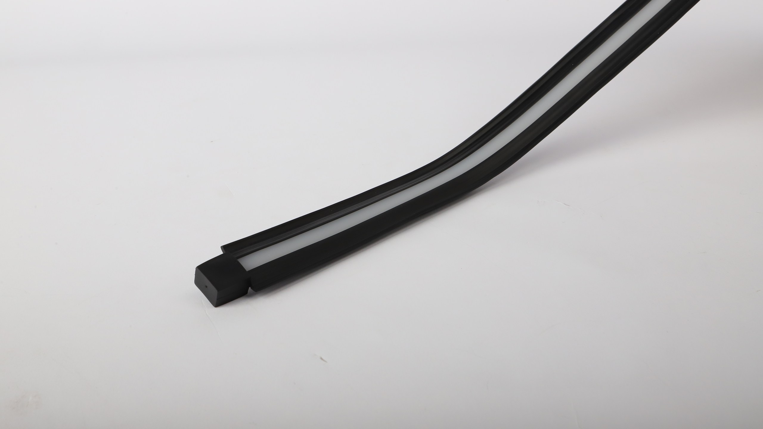 2022-304P-6-White PCB-230V-0.5m/12x8-Corner Light-Black