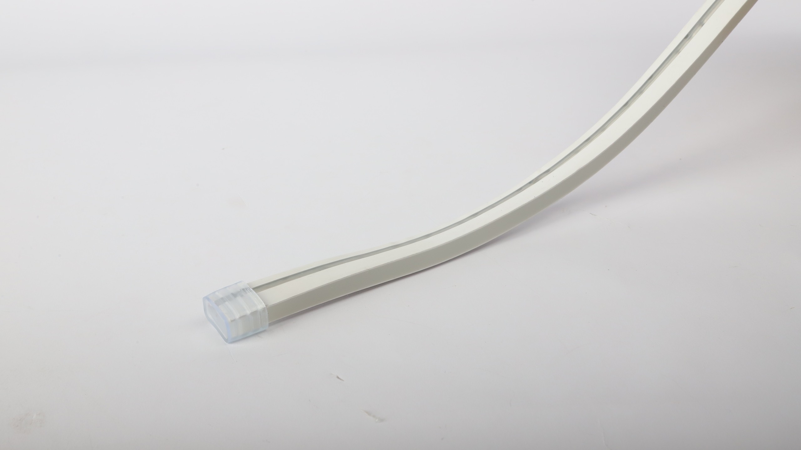 2835-120P-6-BB-230V-0.5M-8x16-Silicone-Tri-Color (Gel-Coated Waterproof)