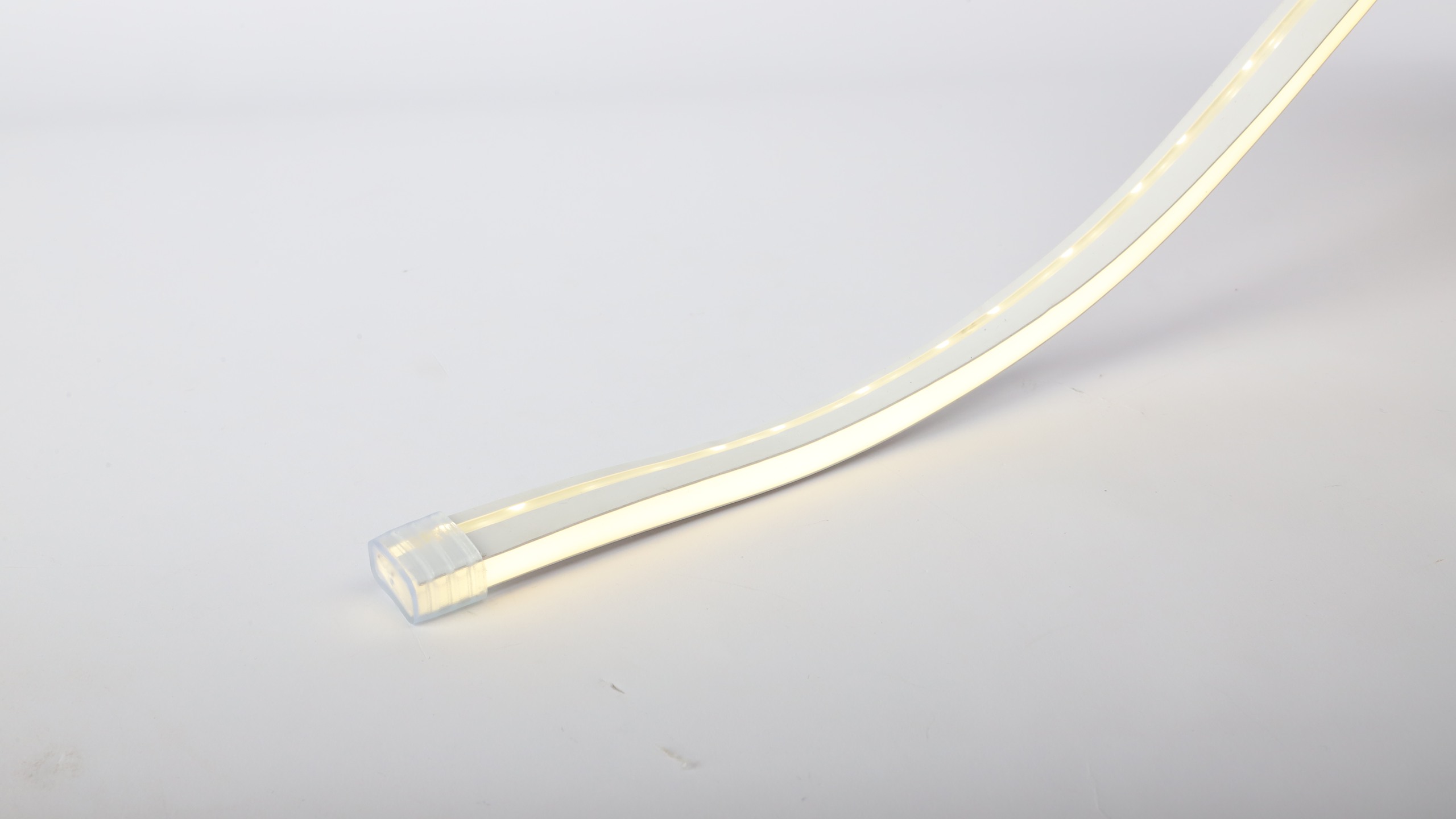 2835-120P-6-BB-230V-0.5M-8x16-Silicone-Tri-Color (Gel-Coated Waterproof)