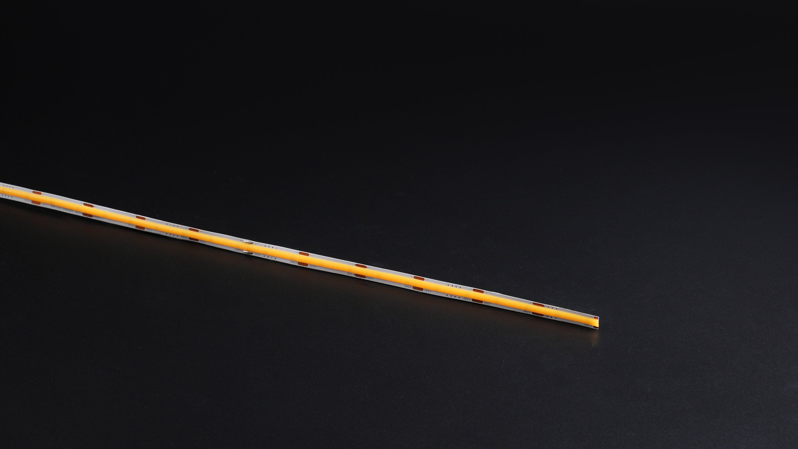 COB-384 - Monochromatic 10m Ultra-Long Run with No Brightness Variation