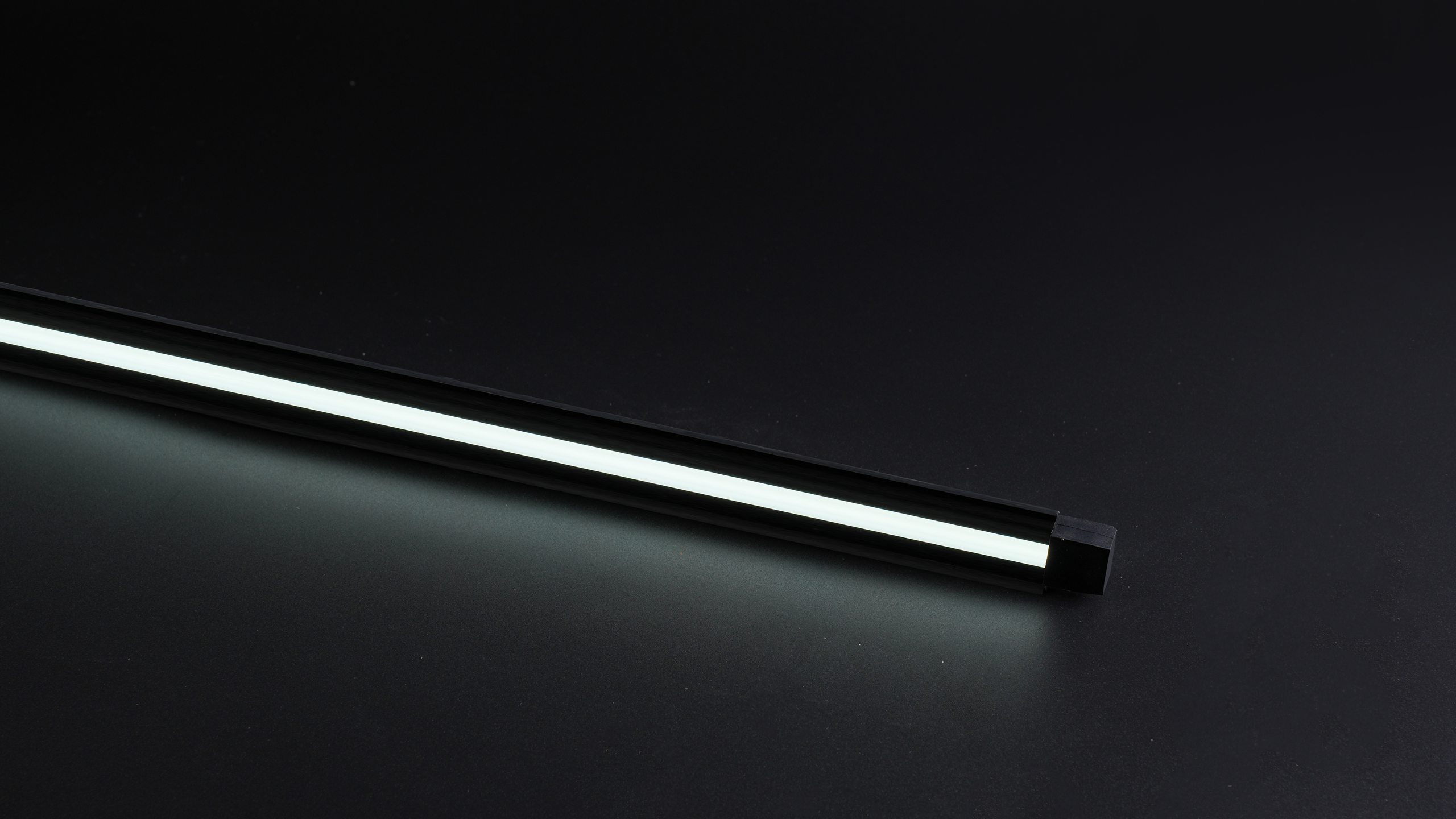 2022-304P-6-White PCB-230V-0.5m/12x8-Corner Light-Black
