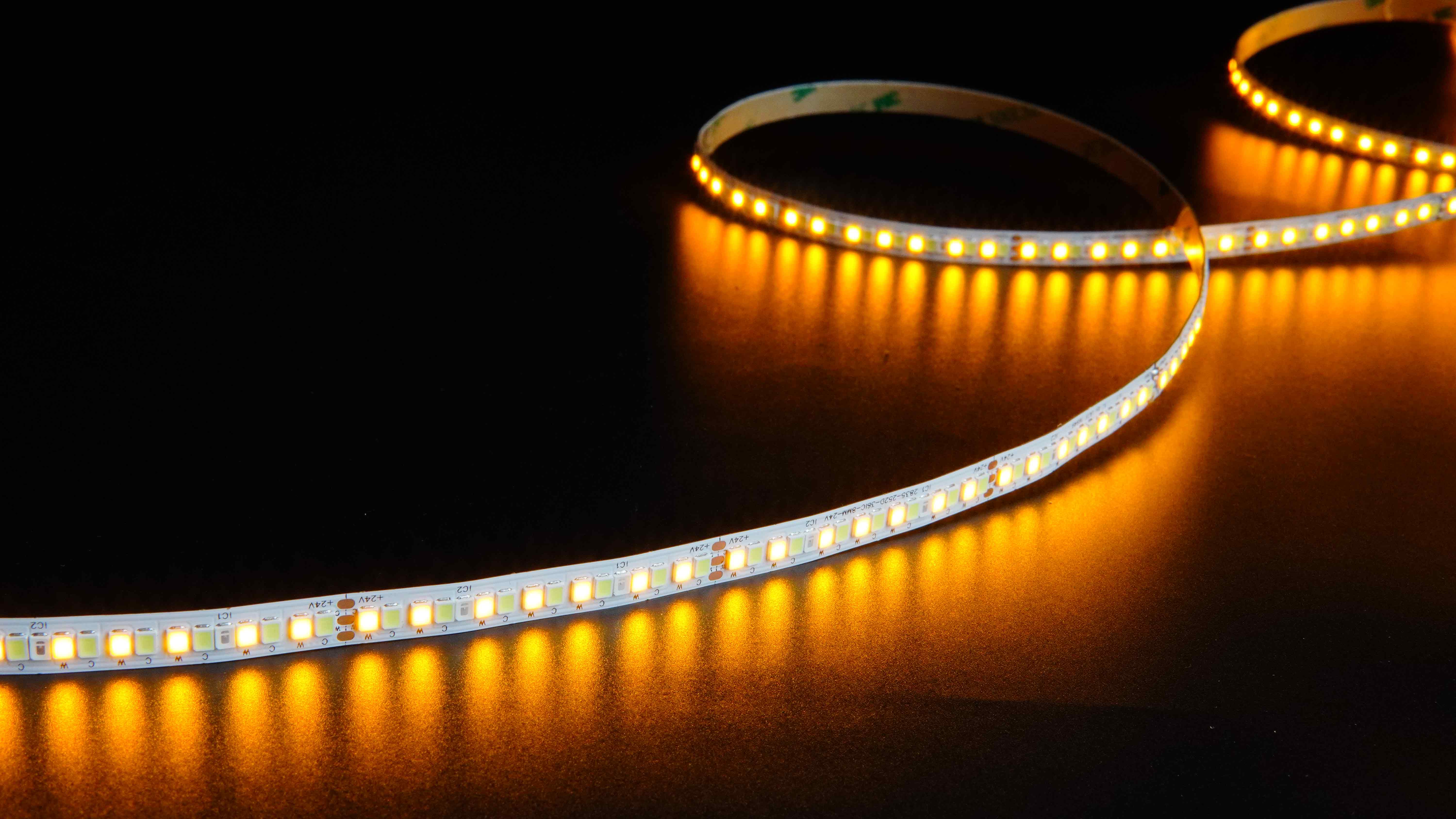 Ultra-wide color gamut LED strip