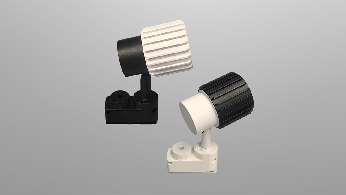 Multi-head GU10 fixture with aluminum ribbed body