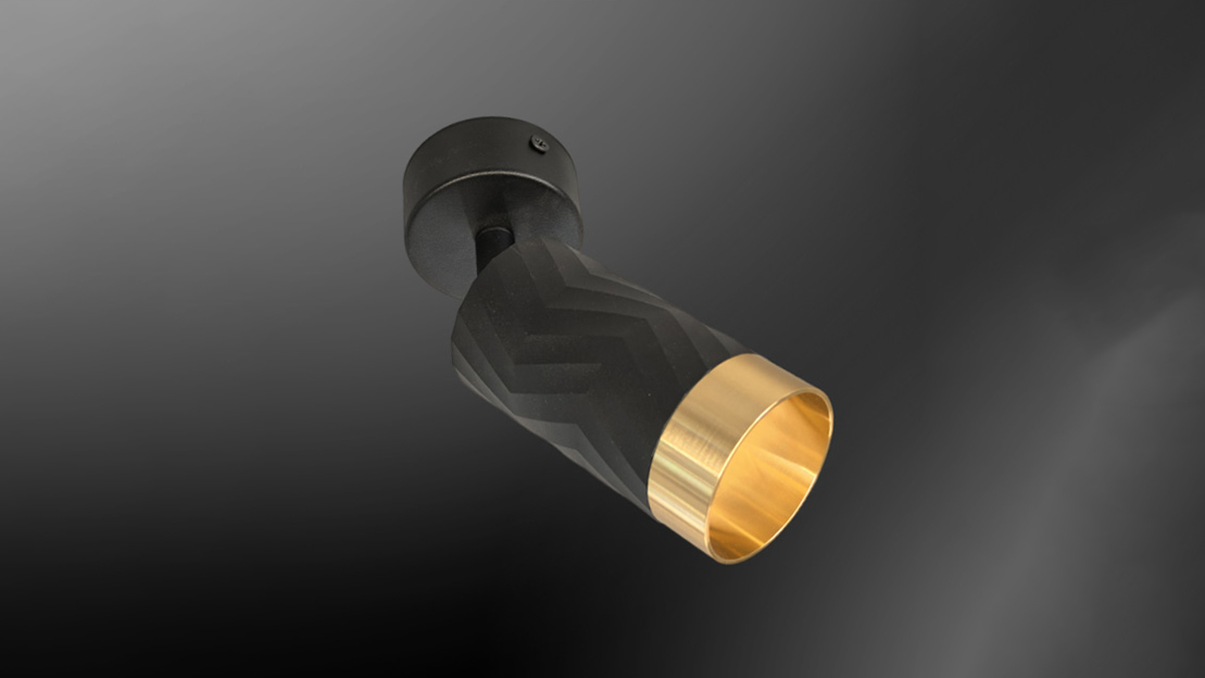 Multi-head surface-mount model with gold-rimmed pattern