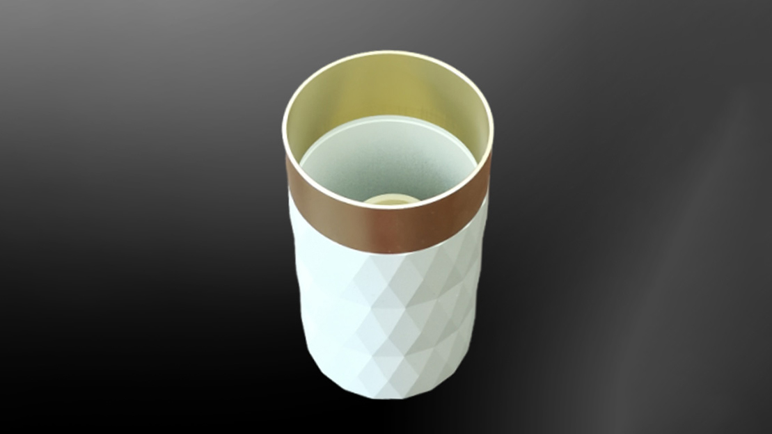 Multi-head surface-mount model with gold-rimmed pattern
